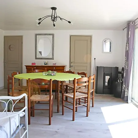 Chambre Rez De Chaussee Cuisine Salon Et Salle Partages Penzion *